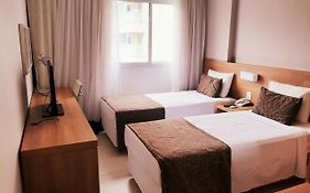 MELHOR LOCALIZAÇÃO NA BARRA DA TIJUCA- Apartamento com Ar, wifi, microondas